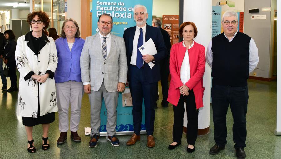 O reitor, Antonio López, con Elias Feijó e o seu equipo decanal