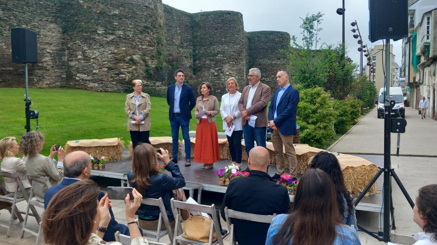 De esquerda a dereita, Verónica Marcos, Javier Arias, Elvira López, Paula Alvarellos, Miguel Fernández e Luis García