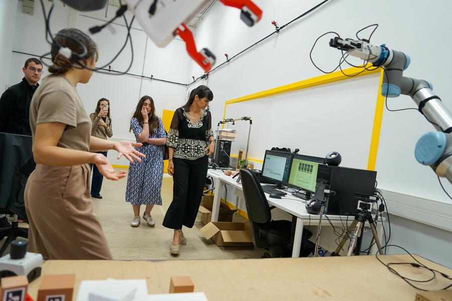 María González Veracruz na súa visita ao CiTIUS. FOTO: Andrés Ruiz
