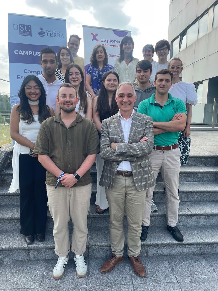 Foto de familia do Demo Day no Lugo Explorer Space