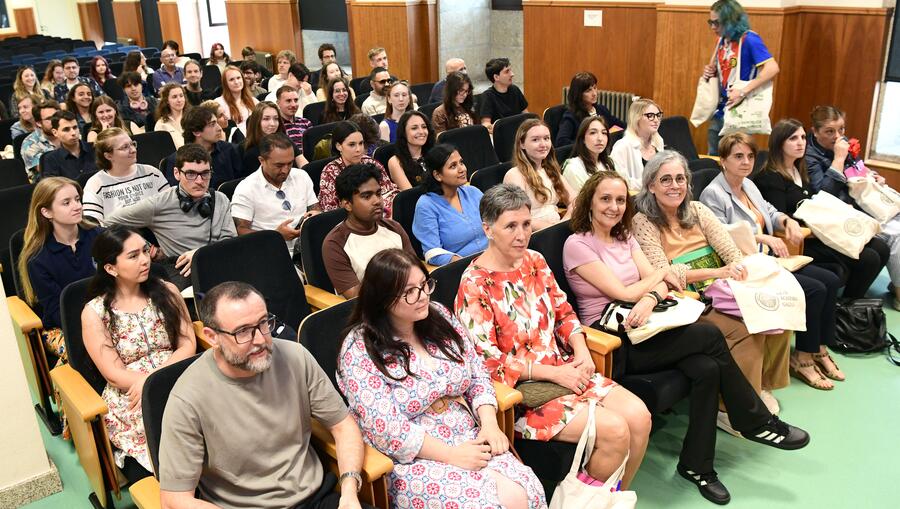 O estudantado chega dunha vintena de países. Foto: Santi Alvite