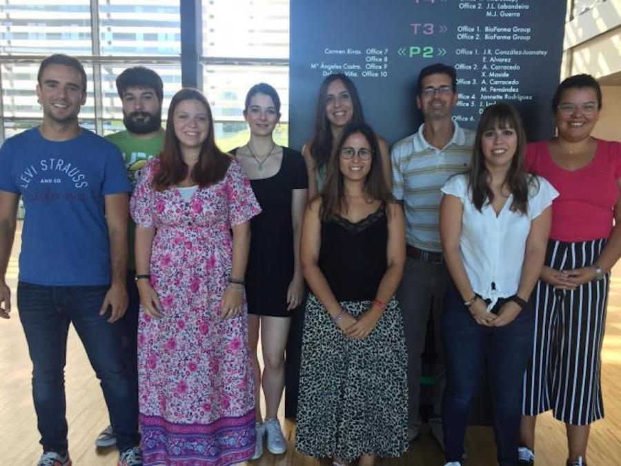 Rubén Nogueiras, o terceiro pola dereita, xunto co seu equipo. 