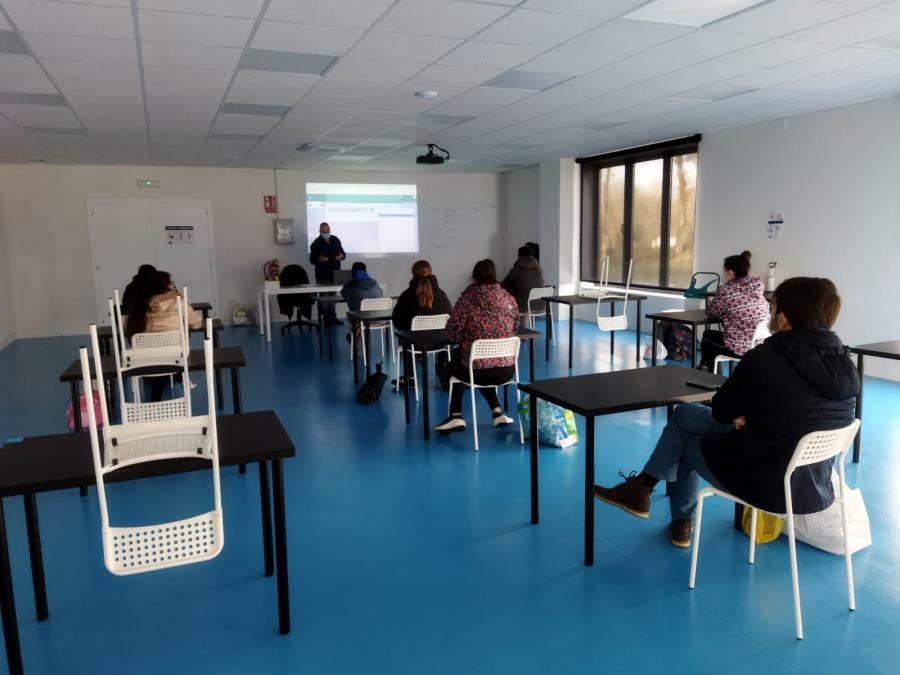 Alumnado de Veterinaria nunha aula da Granxa do Campus Terra