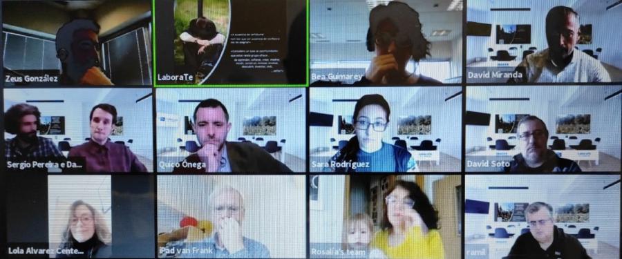 Promotores e participantes na sesión de clausura do III Premio Rafa Crecente