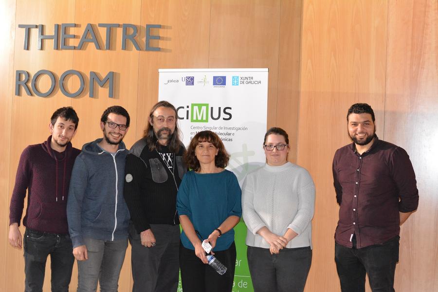 Investigadores do grupo ‘Virus e Cancro’ do Centro Singular de Investigación en Medicina Molecular e Enfermidades Crónicas da USC (CiMUS), acaban de descubrir os complexos mecanismos moleculares que poderían axudar a explicar a elevada patoxenicidade do virus do ébola nos seres humanos