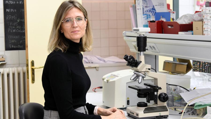 Elena Pérez Muñuzuri é a autora da tese ‘Efectos dos isotiocianatos sobre modelos in vitro de cánceres hormonodependentes’. FOTO: Santi Alvite Elena Pérez Muñuzuri