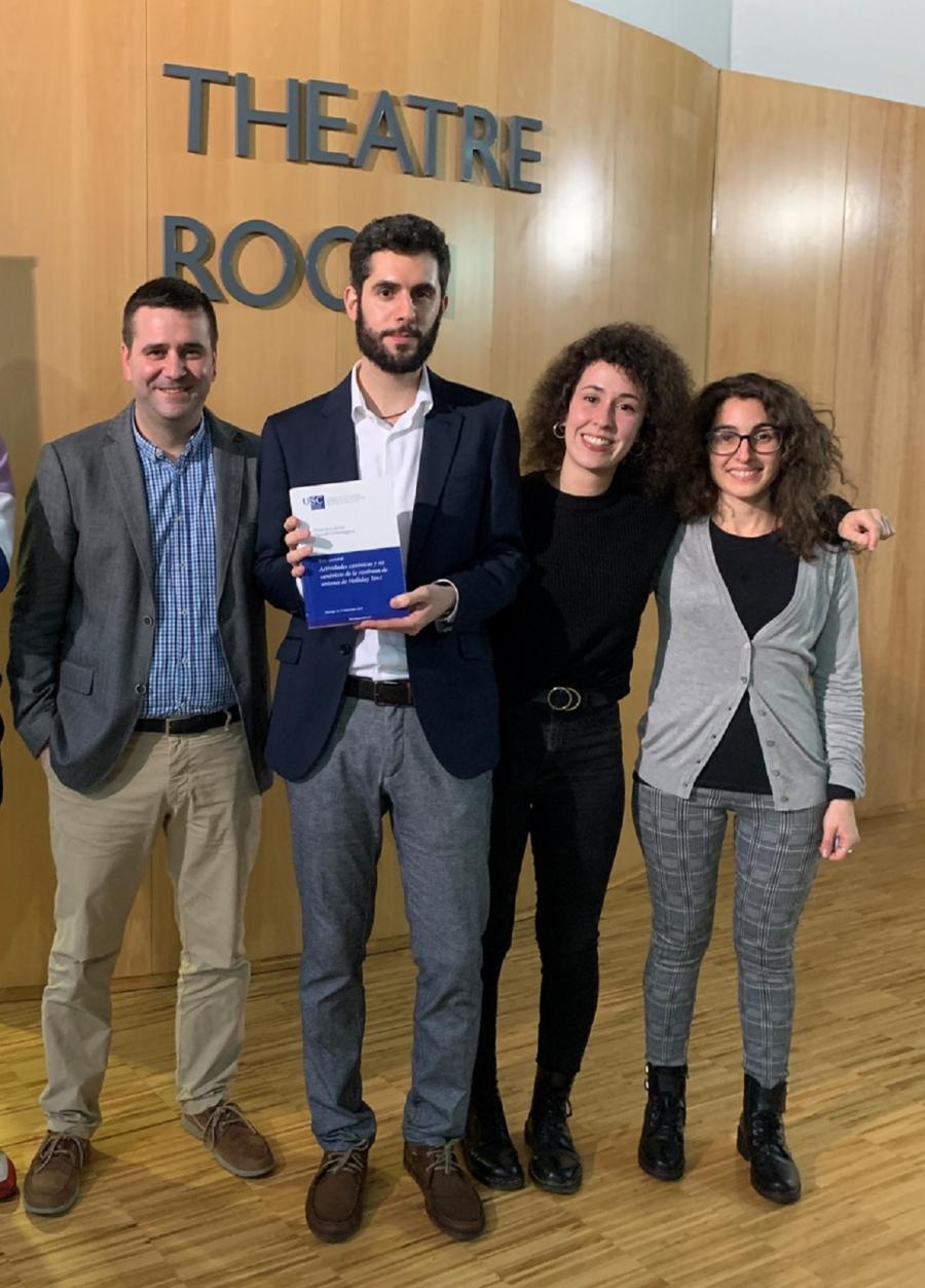 Miguel González, primeiro pola esquerda, é o investigador principal do grupo