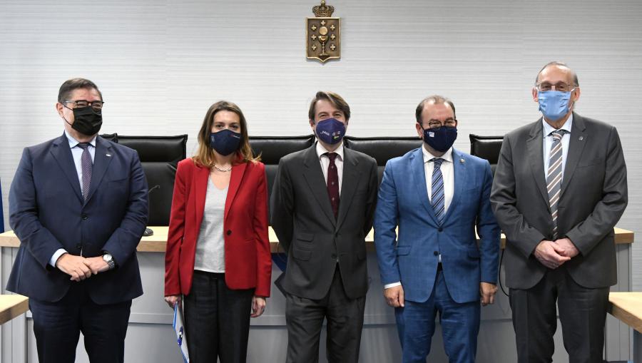 De esquerda a dereita, Julio Abalde, Sonia Rodríguez-Campos, Miguel Corgos, Antonio López e Manuel Reigosa. FOTO: Santi Alvite 