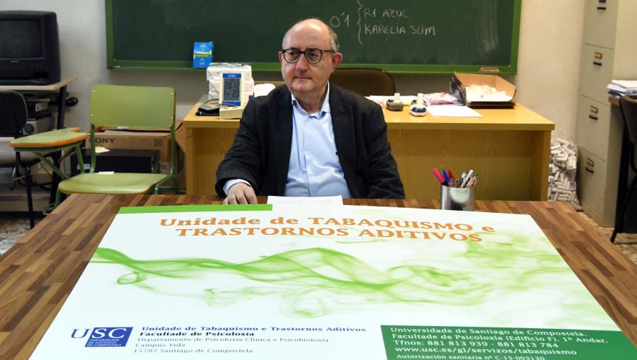 O profesor Becoña é o director desta Unidade da USC. FOTO: Santi Alvite