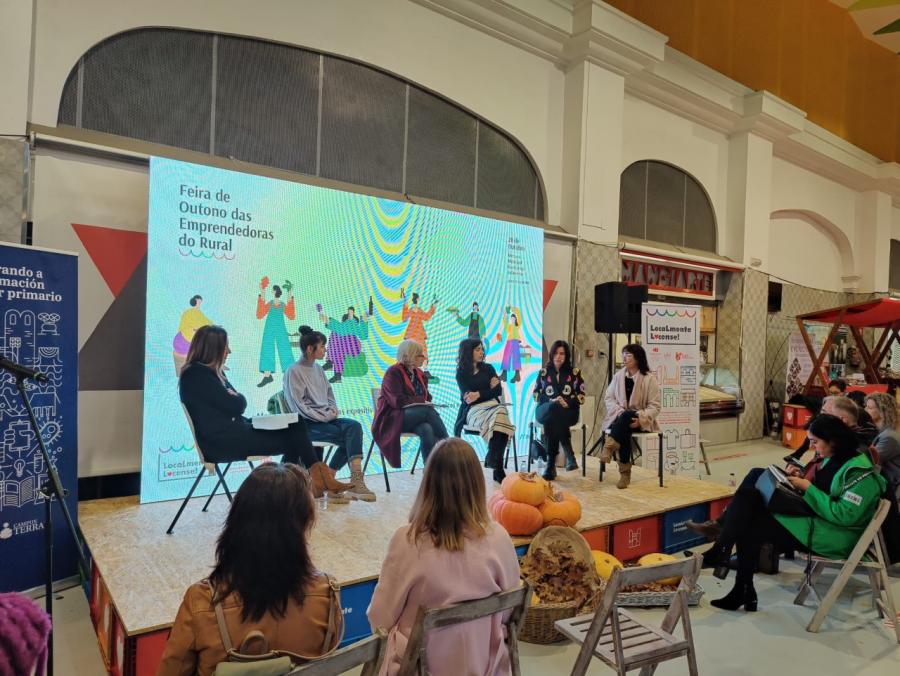 Participantes nun dos faladoiros programados na I Feira de Outono