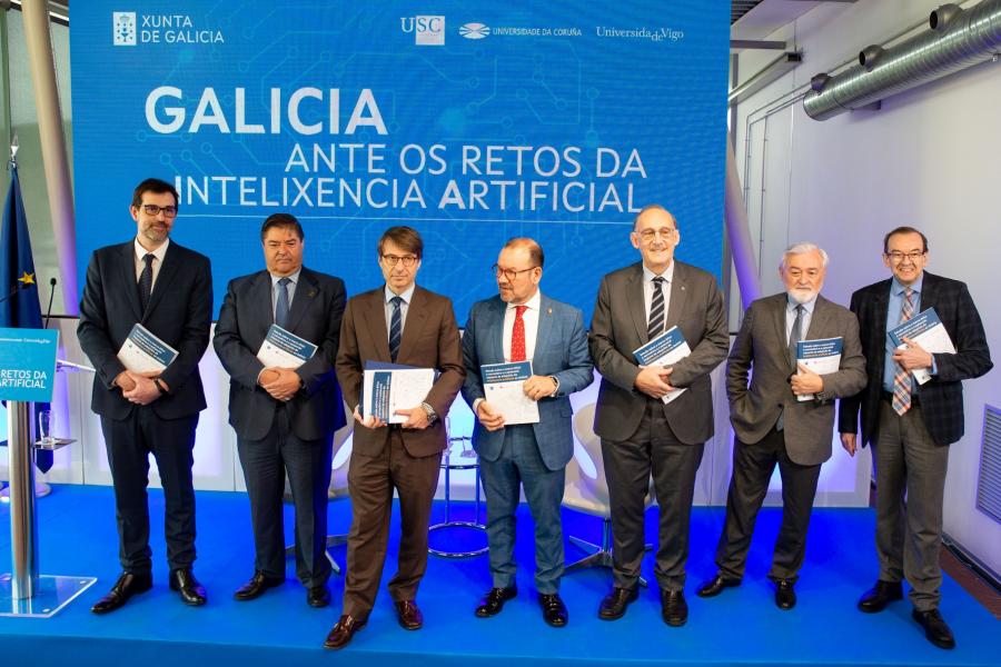 Foto de familia dos tres reitores co resto de autoridades. FOTO: Xunta