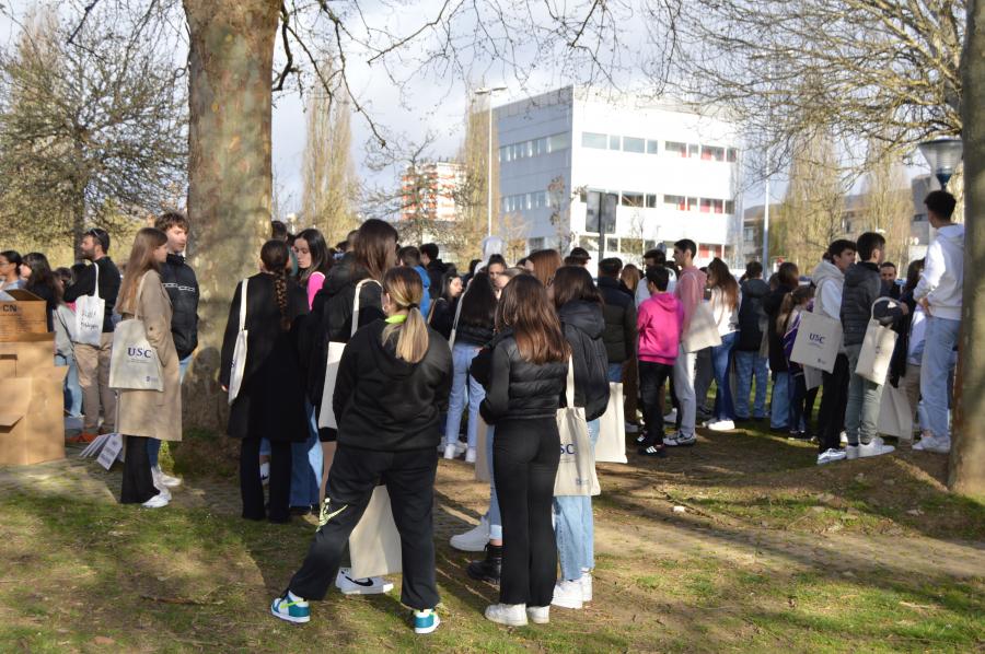 Visita de alumnado de ensino secundario á sede universitaria luguesa