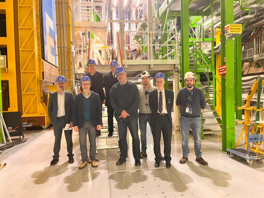 O grupo puido coñecer de primeira man as particularidades desta singular infraestrutura internacional. Foto: Marina Cavazza. CERN 