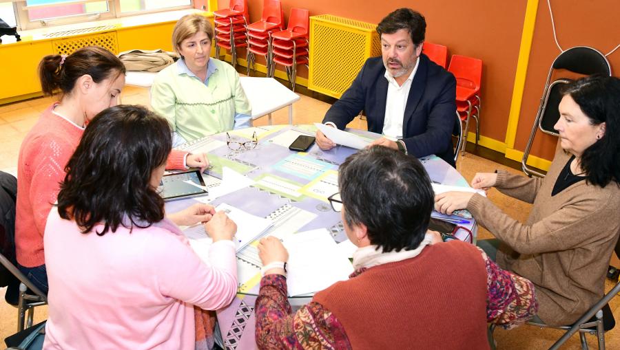 O xerente da USC, Javier Ferreira, no transcurso dunha xuntanza sobre a nova convocatoria. FOTO: Santi Alvite