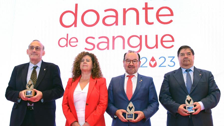 No acto participaron os tres reitores do SUG. FOTO: Santi Alvite