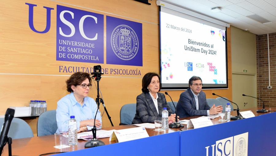 De esquerda a dereita, María José Sampedro Vizcaya, María Pilar Bermejo Barrera e José Luis Labandeira García. Foto: Santi Alvite