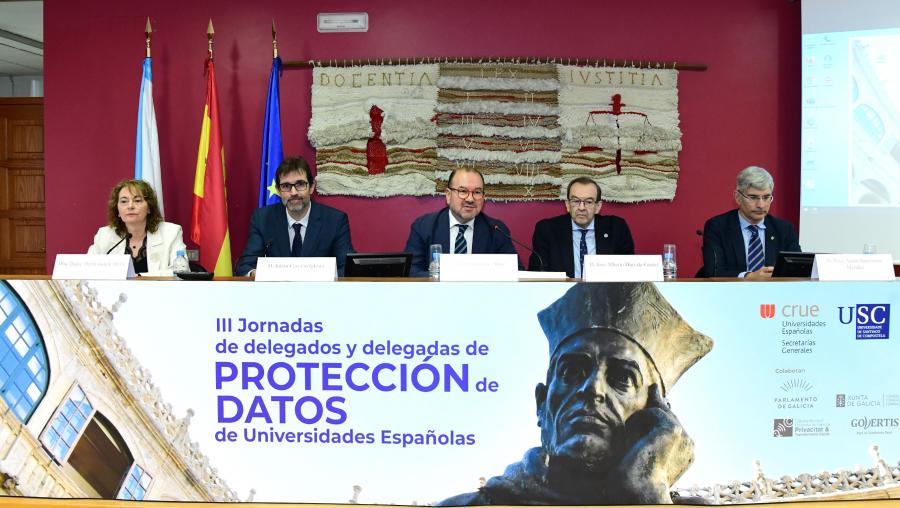 De esquerda a dereita, Dulce María García, Julián Cerviño Iglesia, Antonio López, José Alberto Díez de Castro e Xosé Antón Sarmiento. Foto: Santi Alvite 