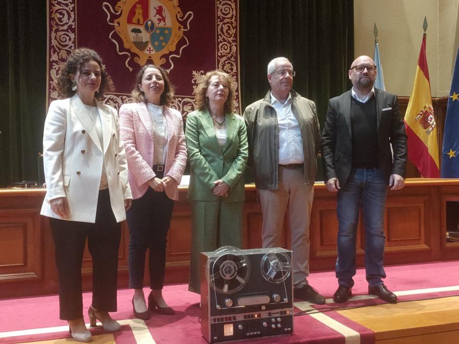 De esquerda a dereita, Montserrat Capelán, Mabela Casal, Dulce María García Mella, Javier Macías e Roberto Oliveira-Ogando