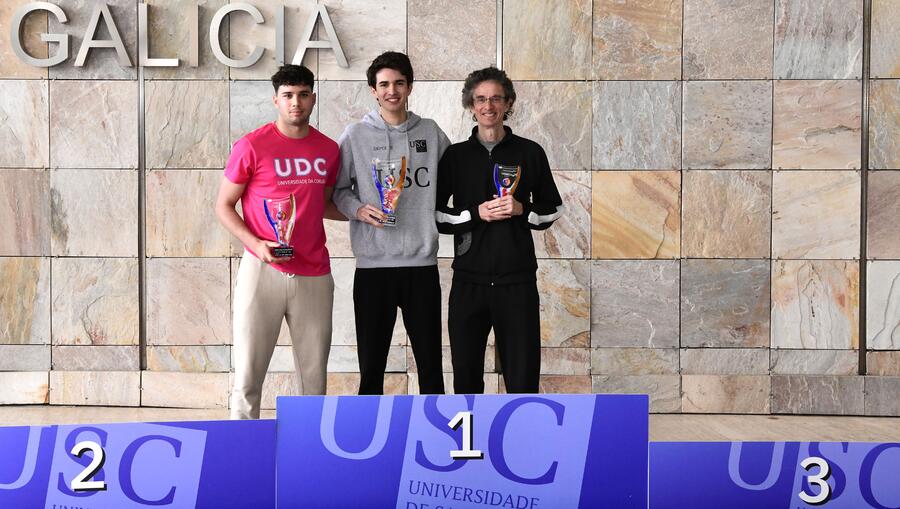 Podio da categoría masculina. Foto: Santi Alvite