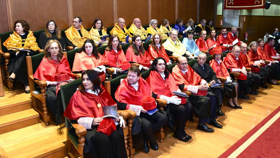 O acto de investidura contou cunha numerosa asistencia. Foto: Santi Alvite