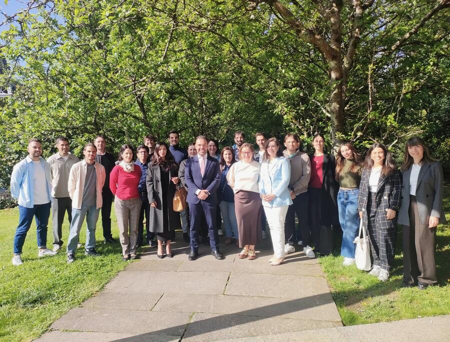 Foto de grupo das persoas participantes