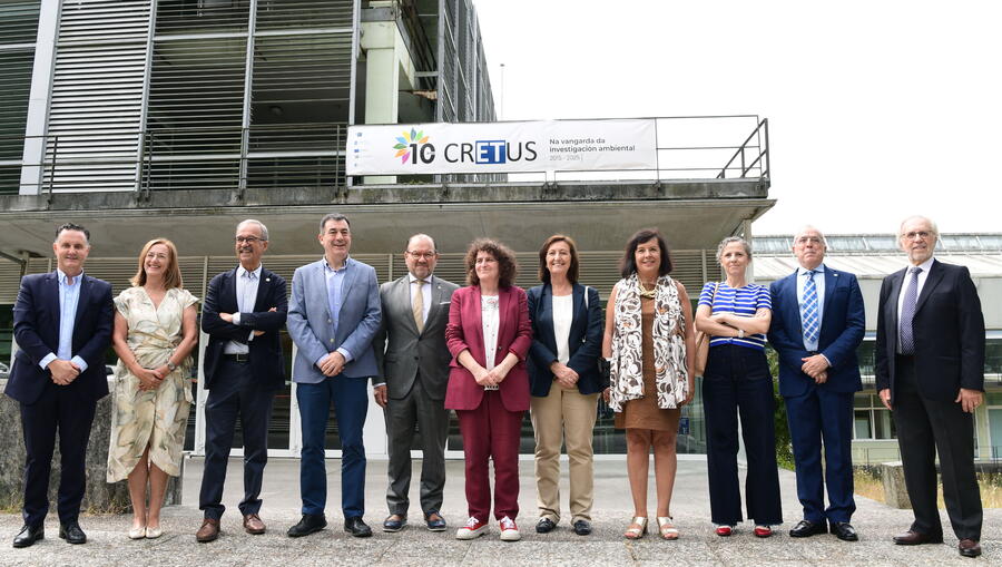 Autoridades e membros do CRETUS. Foto: Santi Alvite