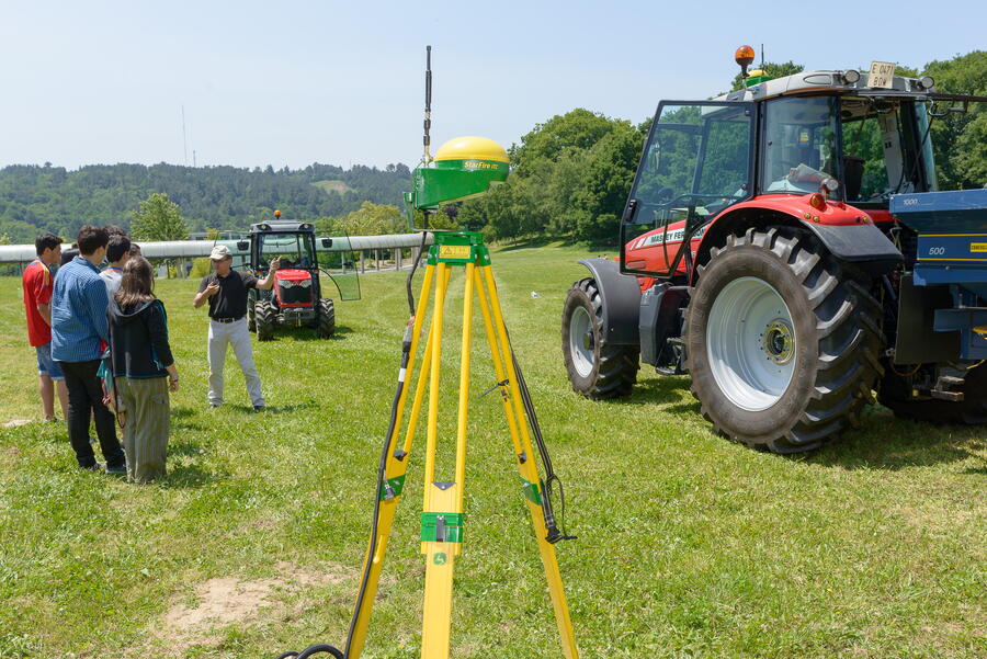 The new agricultural machinery has a greater presence of automation and robotisation The new agricultural machinery has a greater presence of automation and robotisation