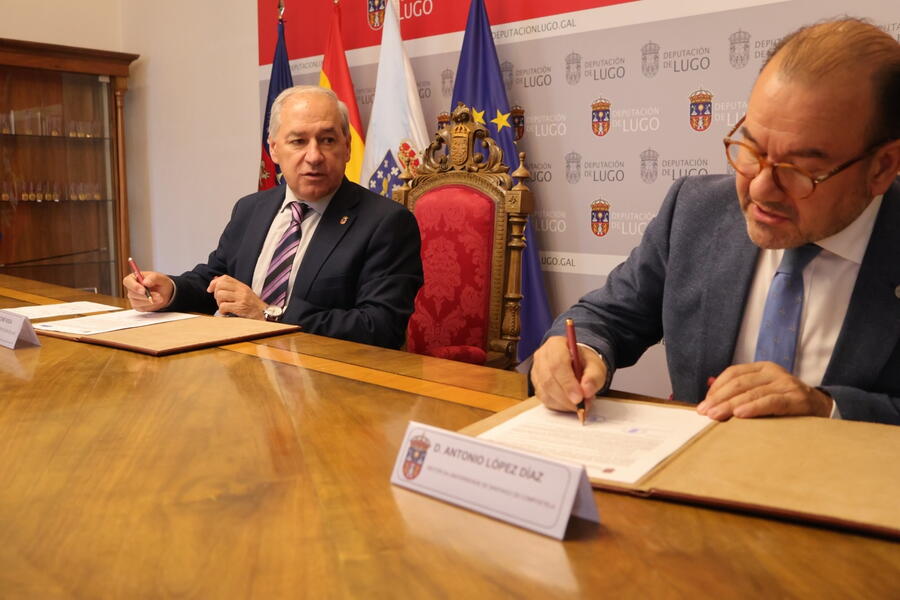 José Tomé e Antonio López durante a sinatura