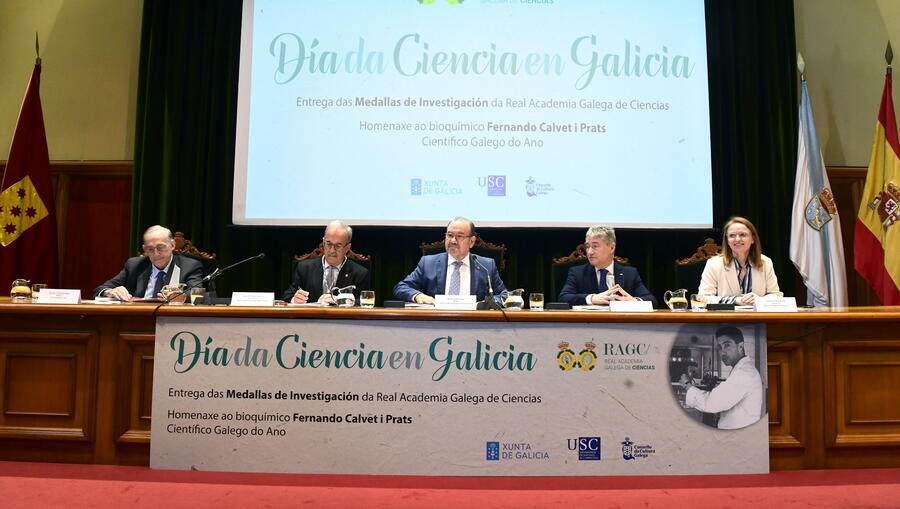 De esquerda a dereita, Manuel Reigosa, Juan Lema, Antonio López, Ricardo Cao e Carmen Cotelo. FOTO: Santi Alvite