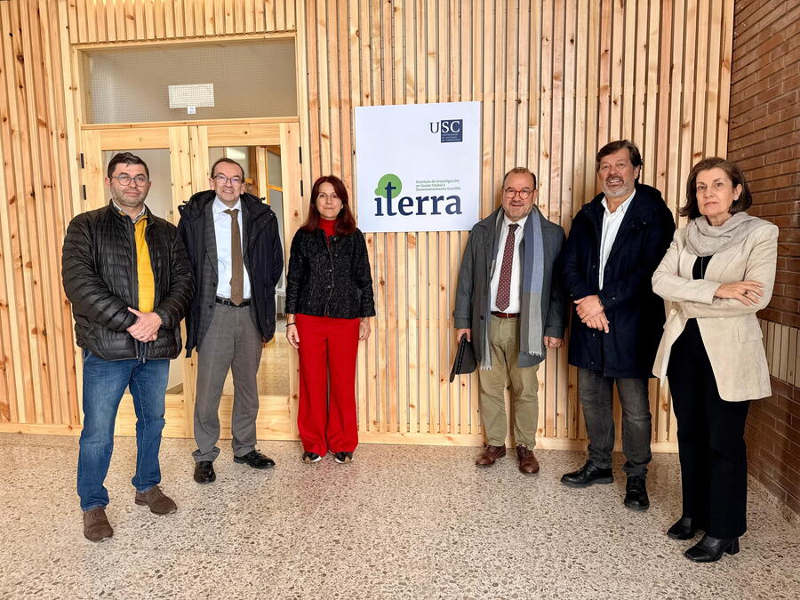 De esquerda a dereita, Francisco Fraga, José Alberto Díez de Castro, Marta López Alonso, Antonio López Díaz, Javier Ferreira e Elvira López Mosquera.