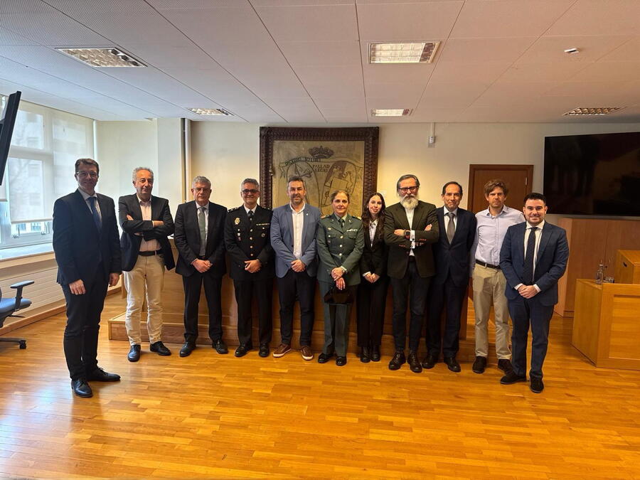 Foto de grupo do persoal experto que participou na sesión