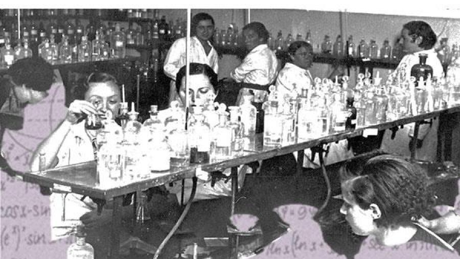 Mulleres laboratorio