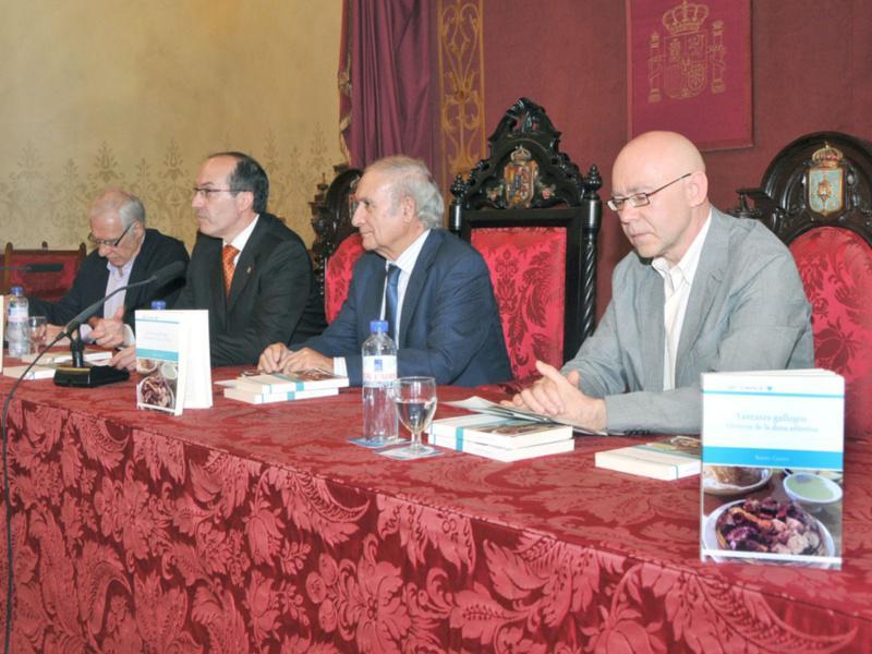 O profesor Xavier Castro resume nun volume a historia da dieta atlántica O profesor Xavier Castro resume nun volume a historia da dieta atlántica