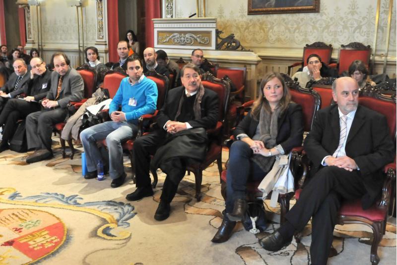 Especialistas internacionais buscan na USC respostas á crise 