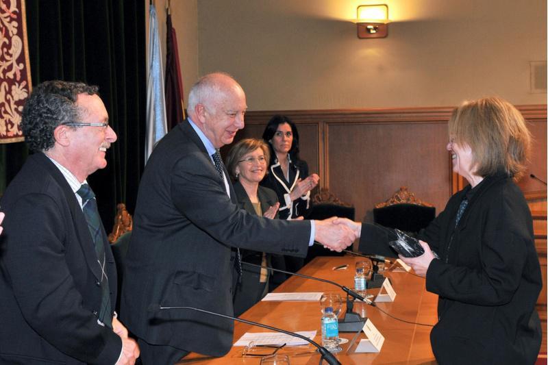 A USC recoñece o esforzo do Seminario Mulleres e Universidade no Día Internacional das Mulleres