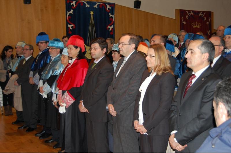 O reitor Juan Casares presenta a USC como “unha institución xeradora de confianza”