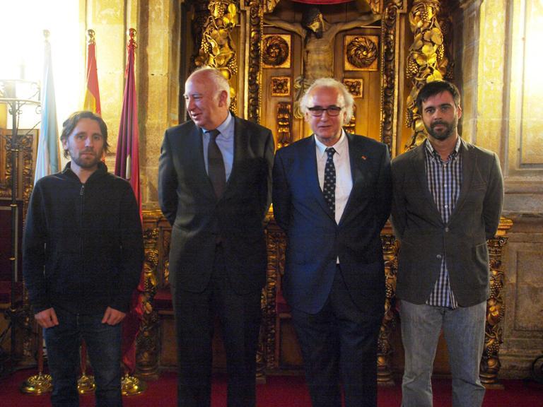 Rafael Martínez reivindica a transversalidade da filosofía na súa toma de posesión como decano