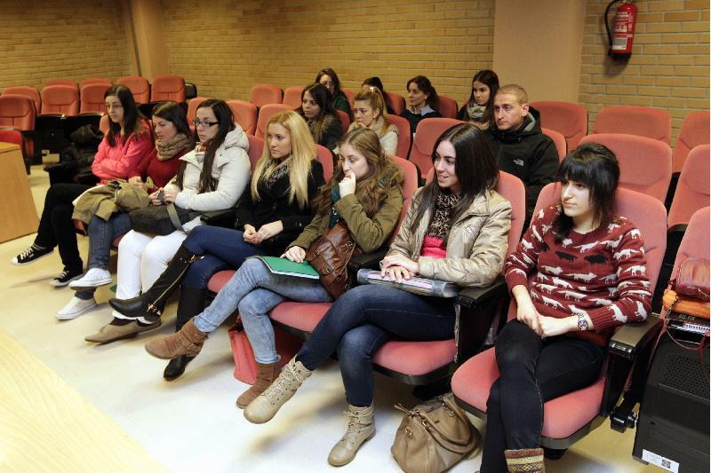 Enfermaría amplía a formación dos seus titulados cun curso de especialización en urxencias, emerxencias e catástrofes