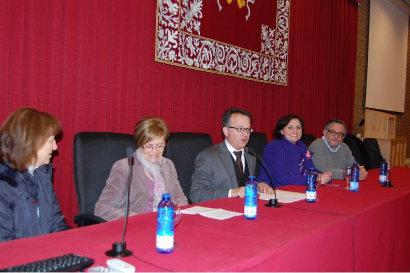 Vinte e seis paneis informan ao camiñante das especies de flora leñosa da ruta botánica do campus de Lugo