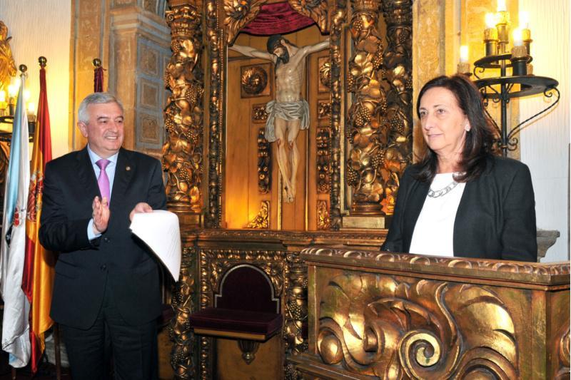 A profesora Pilar Bermejo tomou posesión como decana de Química