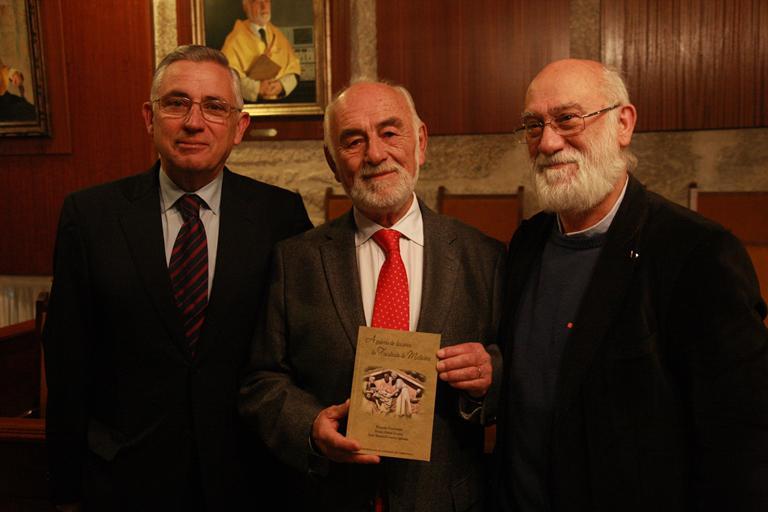 O libro A galería de decanos da Facultade de Medicina conmemora os 366 anos do centro