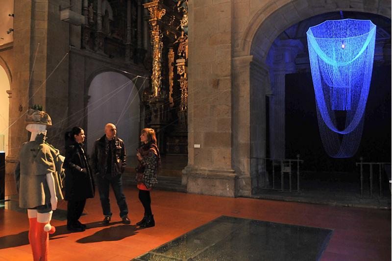 Artistas contemporáneos ofrecen na Igrexa da Universidade a súa particular visión sobre o territorio