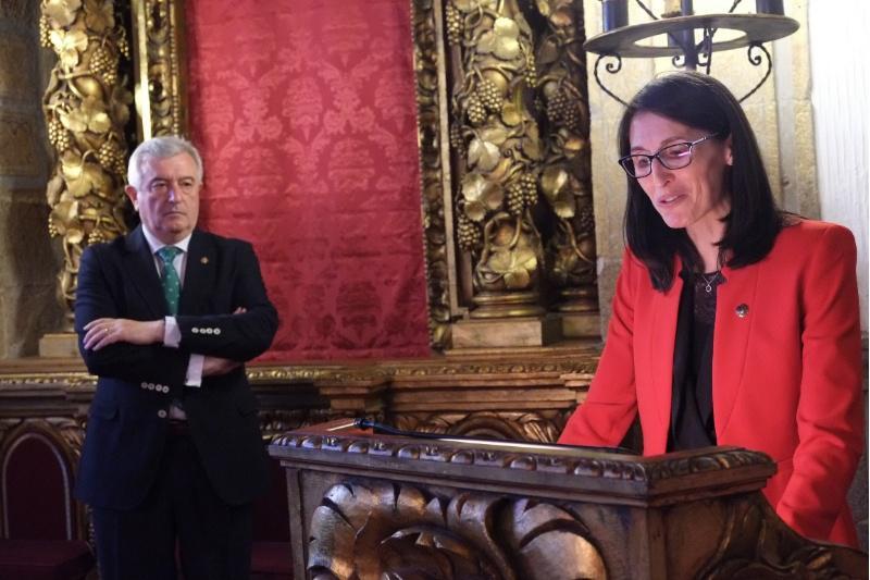 Rosa Crujeiras asume a Vicerreitoría de Comunicación e Coordinación apelando a unha universidade “en constante avance”