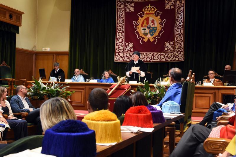 Viaño agarda neste curso dar os primeiros pasos da etapa de crecemento e consolidación do modelo da USC para o primeiro cuarto do século