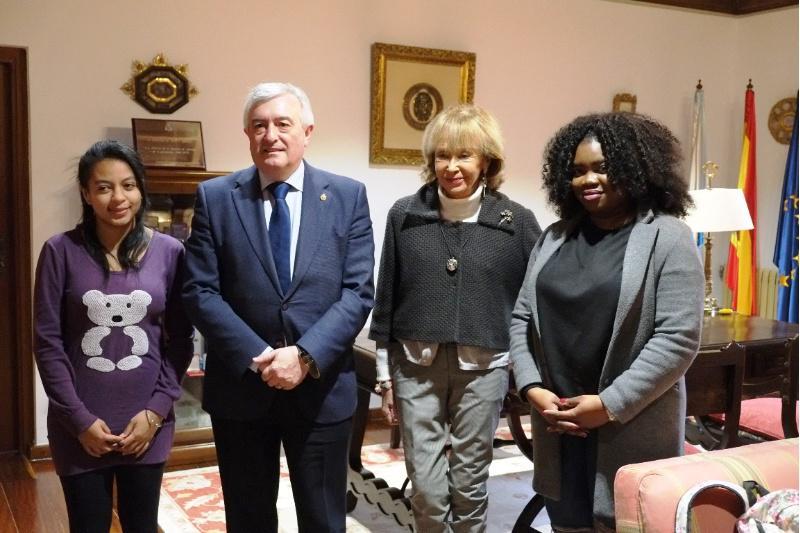 A USC a Fundación Mujeres por África colaborarán en proxectos conxuntos a prol do desenvolvemento do continente africano