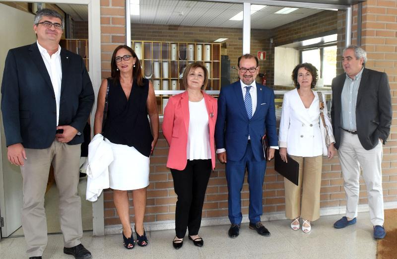 A profesora Lourdes Mirón Redondo tomou posesión como nova decana da Facultade de Psicoloxía