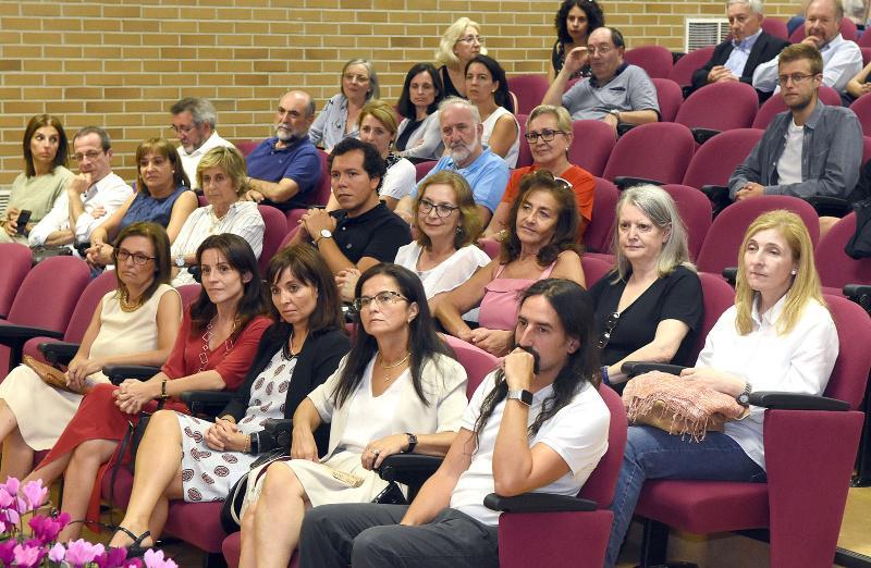 A profesora Lourdes Mirón Redondo tomou posesión como nova decana da Facultade de Psicoloxía