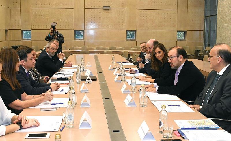 O comité organizador do II Cumio Académico e do Coñecemento CELAC-UE reúnese na USC para planificar e definir os obxectivos deste encontro