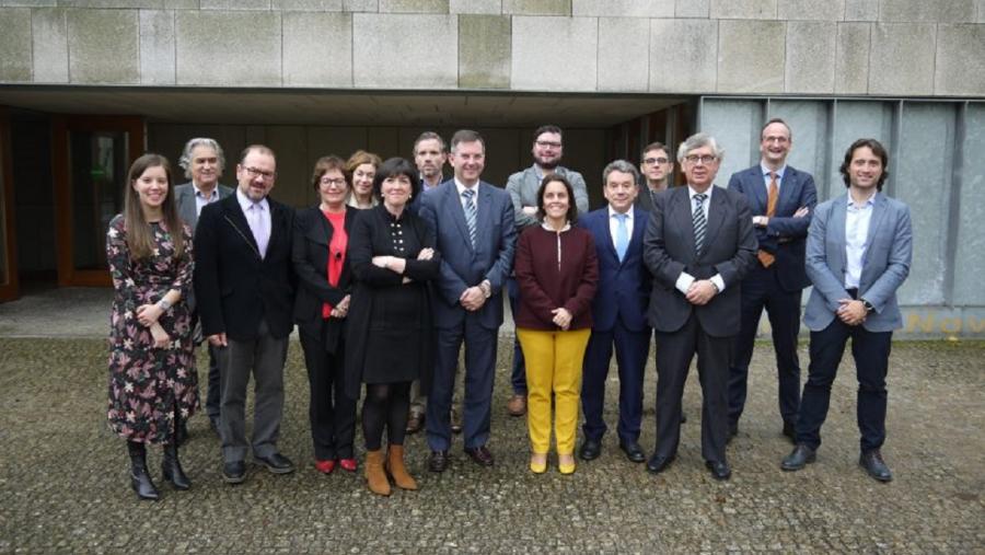 Foto de familia cos integrantes do Hub 