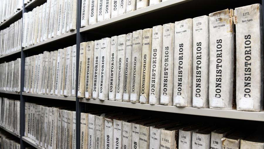 A Biblioteca escolma recursos en todas as áreas de coñecemento. FOTO: Santi Alvite